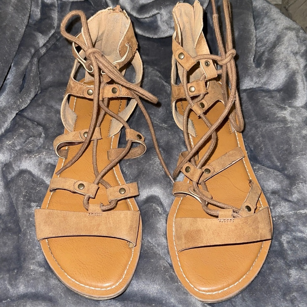 Tie up sandals